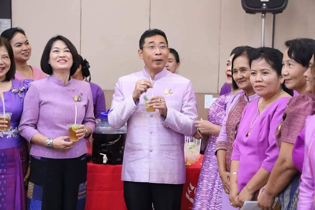 พช.ระยองจัดโครงการ “สตรีระยองสร้างสรรค์ รวมใจแก้จนคนระยอง”