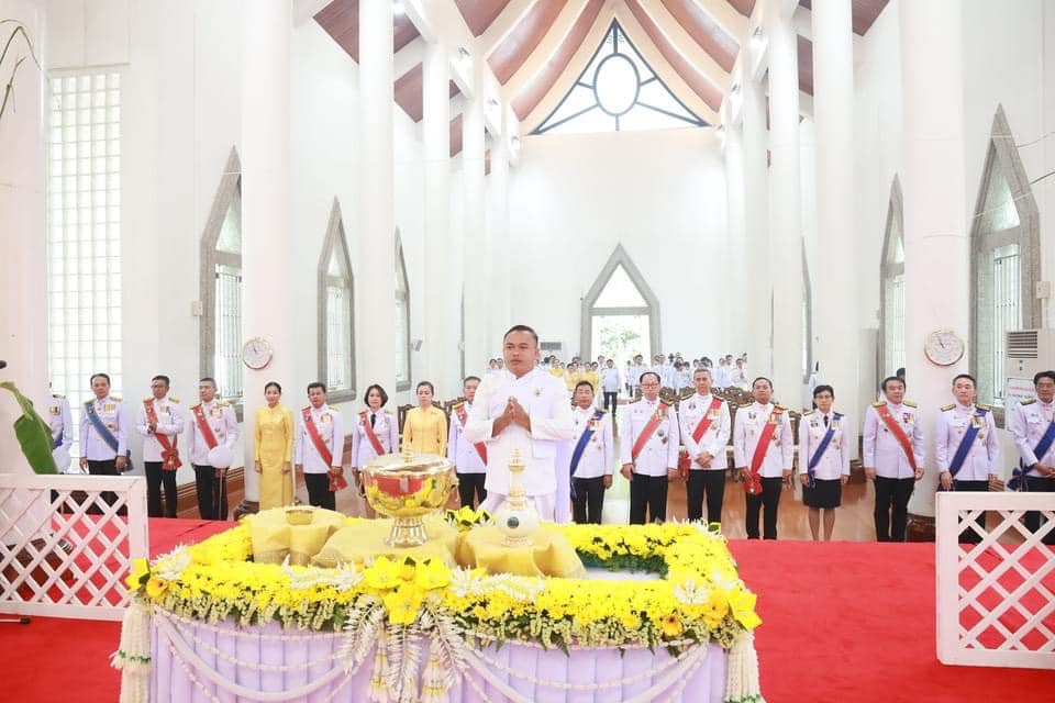 สำนักงานพัฒนาชุมชนจังหวัดระยอง ร่วมพิธีเวียนเทียนสมโภชน้ำพระพุทธมนต์ศักดิ์สิทธิ์ เนื่องในโอกาสมหามงคลเฉลิมพระชนมพรรษา 6 รอบ 28 กรกฎาคม 2567