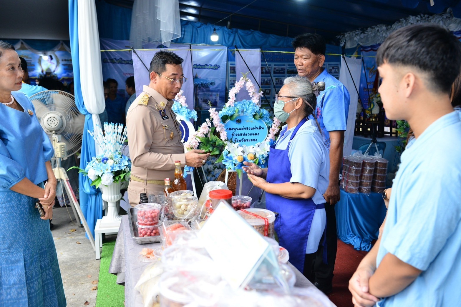 พช.ระยอง ร่วมกับเครือข่ายกองทุนแม่ของแผ่นดินจังหวัดระยอง จัดกิจกรรม 25 พฤศจิกายน วันกองทุนแม่ของแผ่นดิน “๒ ทศวรรษ กองทุนแม่ของแผ่นดิน ครอบครัวอบอุ่น ชุมชนเข้มแข็ง”