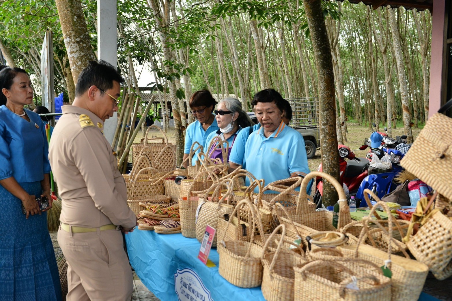 พช.ระยอง ร่วมกับเครือข่ายกองทุนแม่ของแผ่นดินจังหวัดระยอง จัดกิจกรรม 25 พฤศจิกายน วันกองทุนแม่ของแผ่นดิน “๒ ทศวรรษ กองทุนแม่ของแผ่นดิน ครอบครัวอบอุ่น ชุมชนเข้มแข็ง”