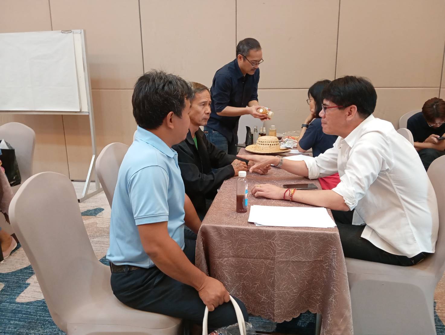 “สำนักงานพัฒนาชุมชนจังหวัดระยอง ดำเนินโครงการพัฒนาศักยภาพเครือข่ายองค์ความรู้ (Knowledge Based OTOP : KBO) จังหวัด กิจกรรมประชุมเชิงปฏิบัติการให้ความรู้แก่ผู้ผลิต ผู้ประกอบการ OTOP” (วันที่ 2)