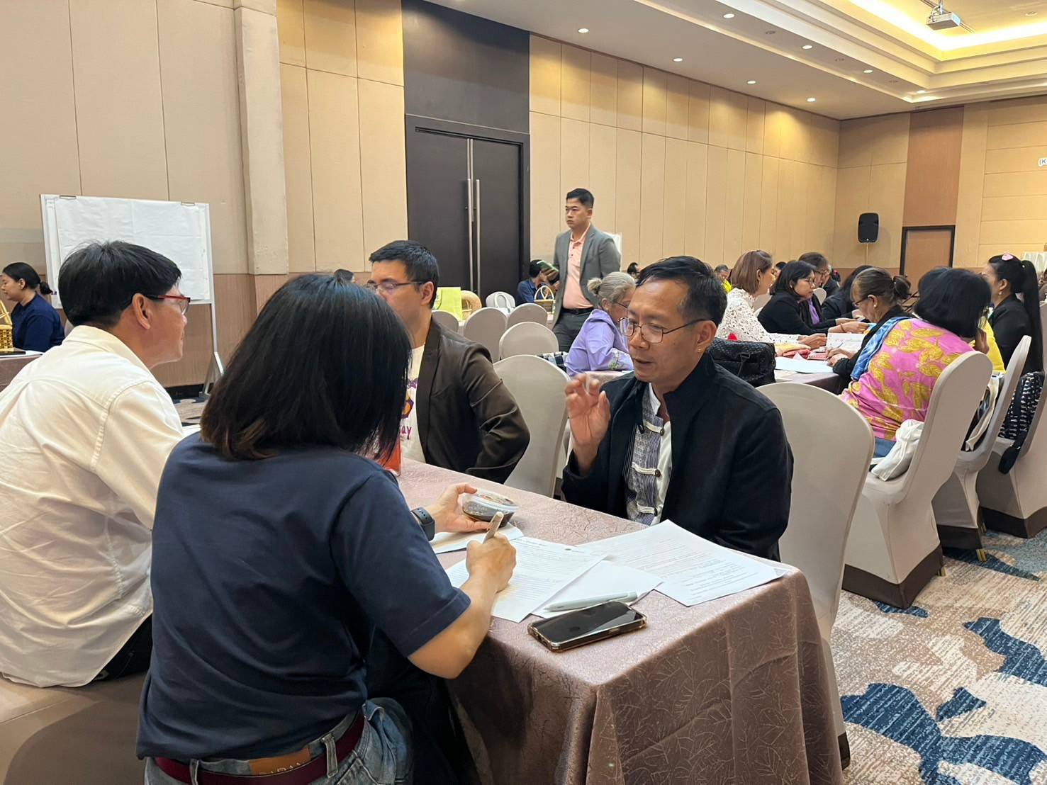 “สำนักงานพัฒนาชุมชนจังหวัดระยอง ดำเนินโครงการพัฒนาศักยภาพเครือข่ายองค์ความรู้ (Knowledge Based OTOP : KBO) จังหวัด กิจกรรมประชุมเชิงปฏิบัติการให้ความรู้แก่ผู้ผลิต ผู้ประกอบการ OTOP” (วันที่ 2)