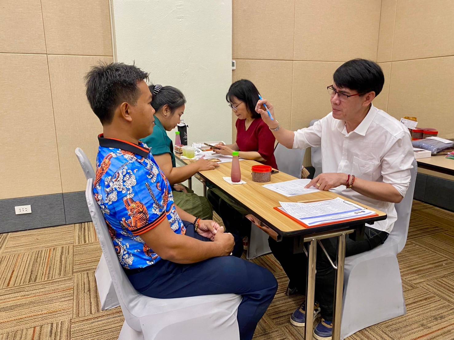 สำนักงานพัฒนาชุมชนจังหวัดระยอง ดำเนินโครงการพัฒนาคุณภาพมาตรฐานผลิตภัณฑ์ OTOP กลุ่มปรับตัวสู่การพัฒนา (Quadrant D)