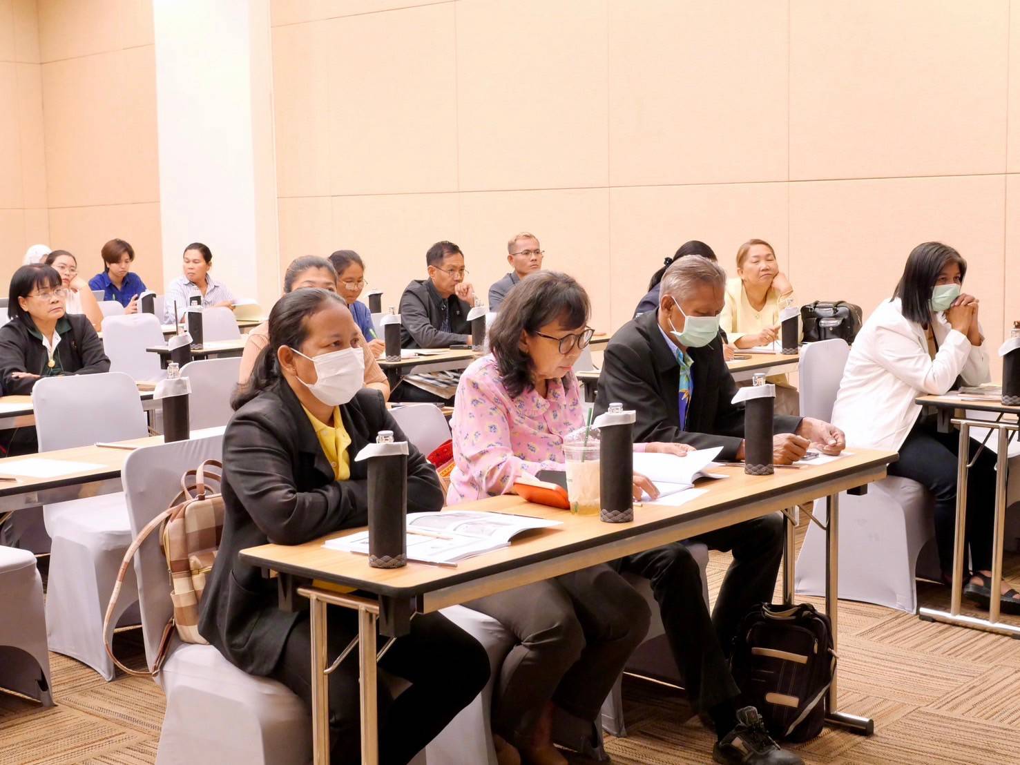 สำนักงานพัฒนาชุมชนจังหวัดระยอง ดำเนินโครงการพัฒนาคุณภาพมาตรฐานผลิตภัณฑ์ OTOP กลุ่มปรับตัวสู่การพัฒนา (Quadrant D)