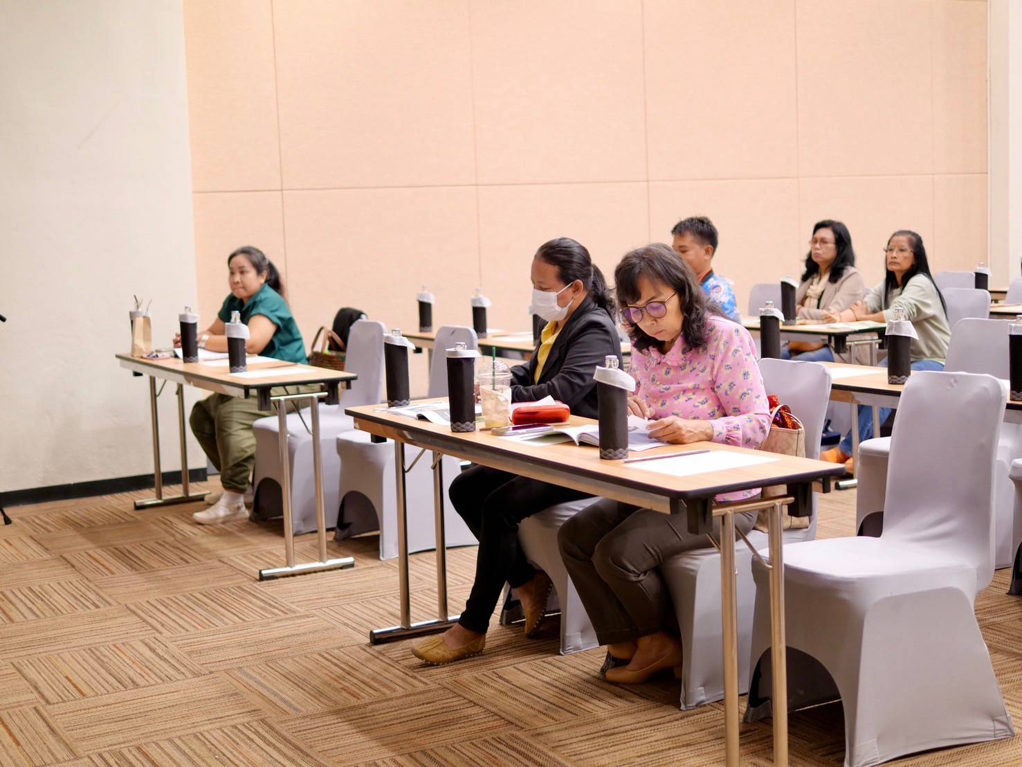 สำนักงานพัฒนาชุมชนจังหวัดระยอง ดำเนินโครงการพัฒนาคุณภาพมาตรฐานผลิตภัณฑ์ OTOP กลุ่มปรับตัวสู่การพัฒนา (Quadrant D)