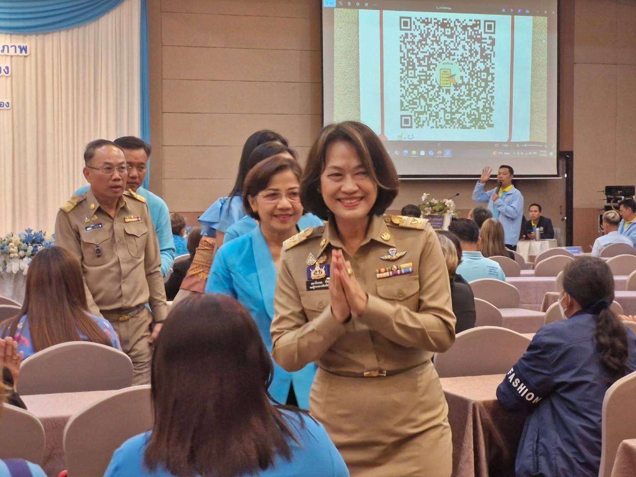 สำนักงานพัฒนาชุมชนจังหวัดระยอง ร่วมกับ คณะกรรมการเครือข่ายกองทุนแม่ของแผ่นดินจังหวัดระยอง และ สำนักงานป้องกันและปราบปรามยาเสพติด ภาค2 (ป.ป.ส.ภาค 2) ดำเนินโครงการ “ประชุมเชิงปฏิบัติการเพื่อพัฒนาศักยภาพหมู่บ้านกองทุนแม่ของแผ่นดิน”