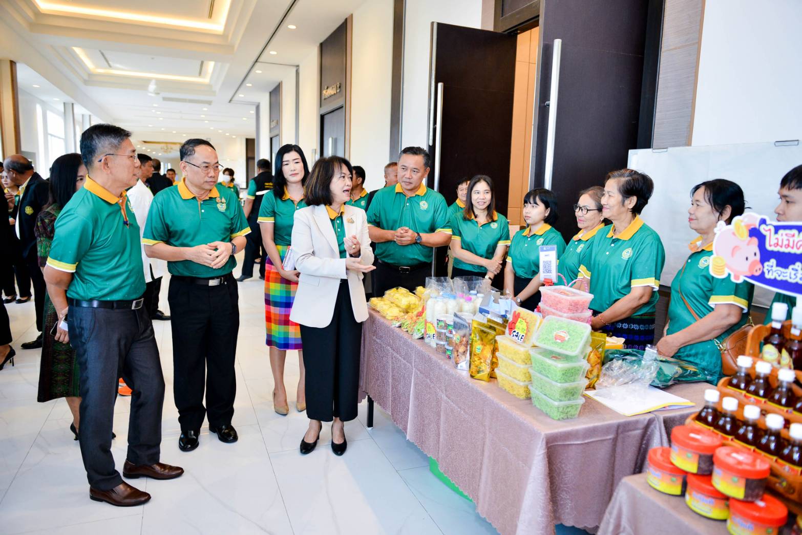 พช. ระยองแสดงพลังขับเคลื่อนงานกลุ่มออมทรัพย์เพื่อการผลิต ในงาน“มหกรรมการออม 51 ปี ทุนชุมชนขับเคลื่อนเศรษฐกิจฐานราก (ระดับภูมิภาค)