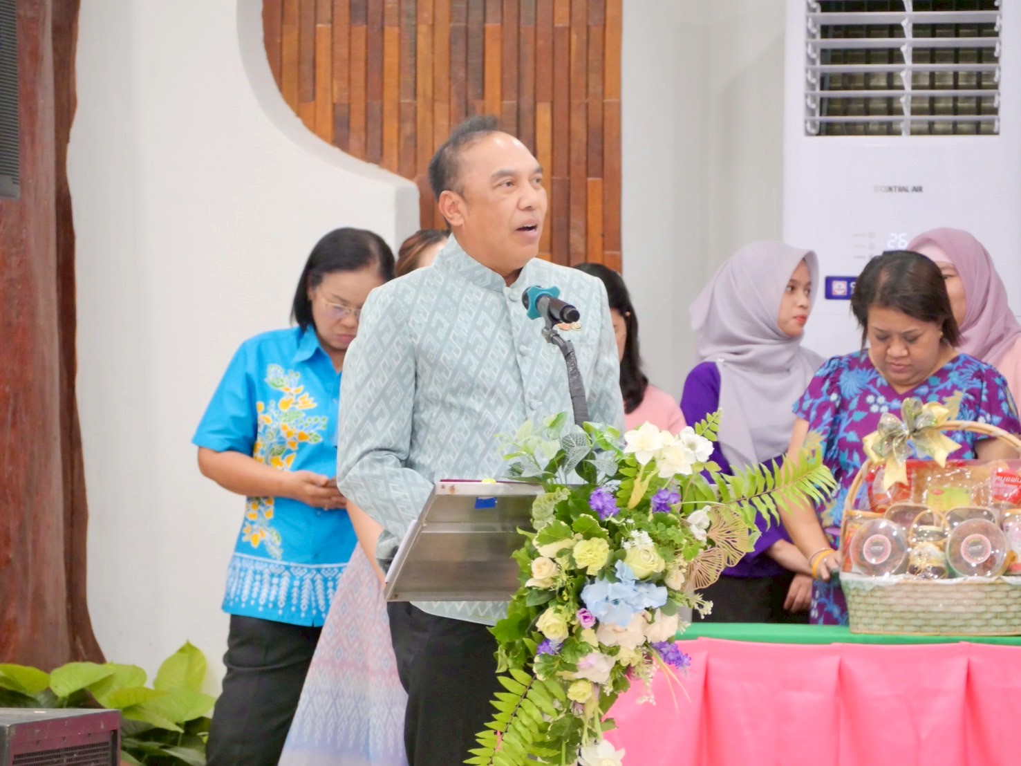 พช.ระยอง ดำเนินโครงการเชิดชูเกียรติสตรีภาคกลางทีมีผลงานดีเด่นเนื่องในงานสตรีสากล ประจำปี 2568