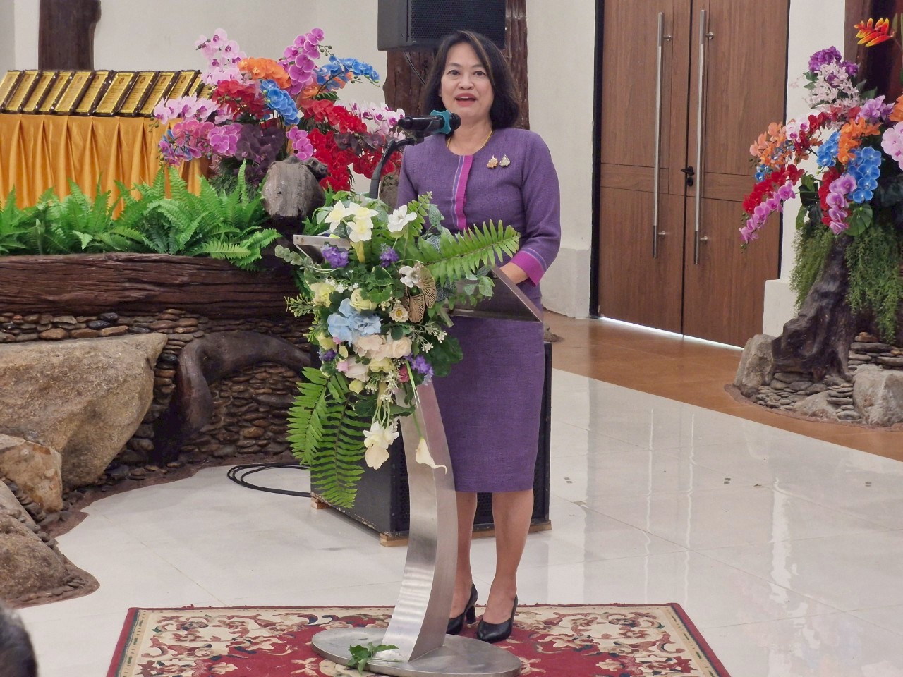 พช.ระยอง ดำเนินโครงการเชิดชูเกียรติสตรีภาคกลางทีมีผลงานดีเด่นเนื่องในงานสตรีสากล ประจำปี 2568