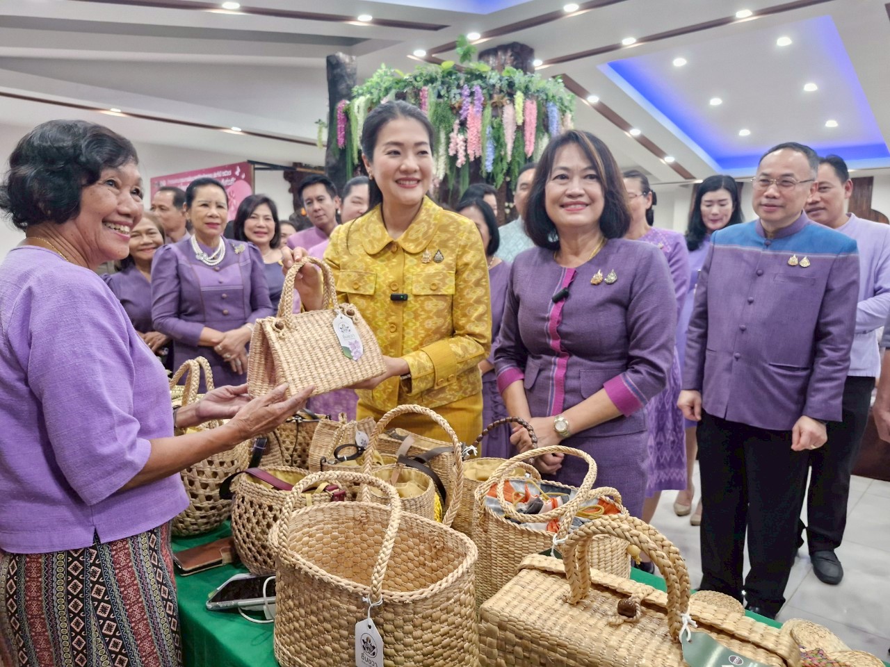 พช.ระยอง ดำเนินโครงการเชิดชูเกียรติสตรีภาคกลางทีมีผลงานดีเด่นเนื่องในงานสตรีสากล ประจำปี 2568