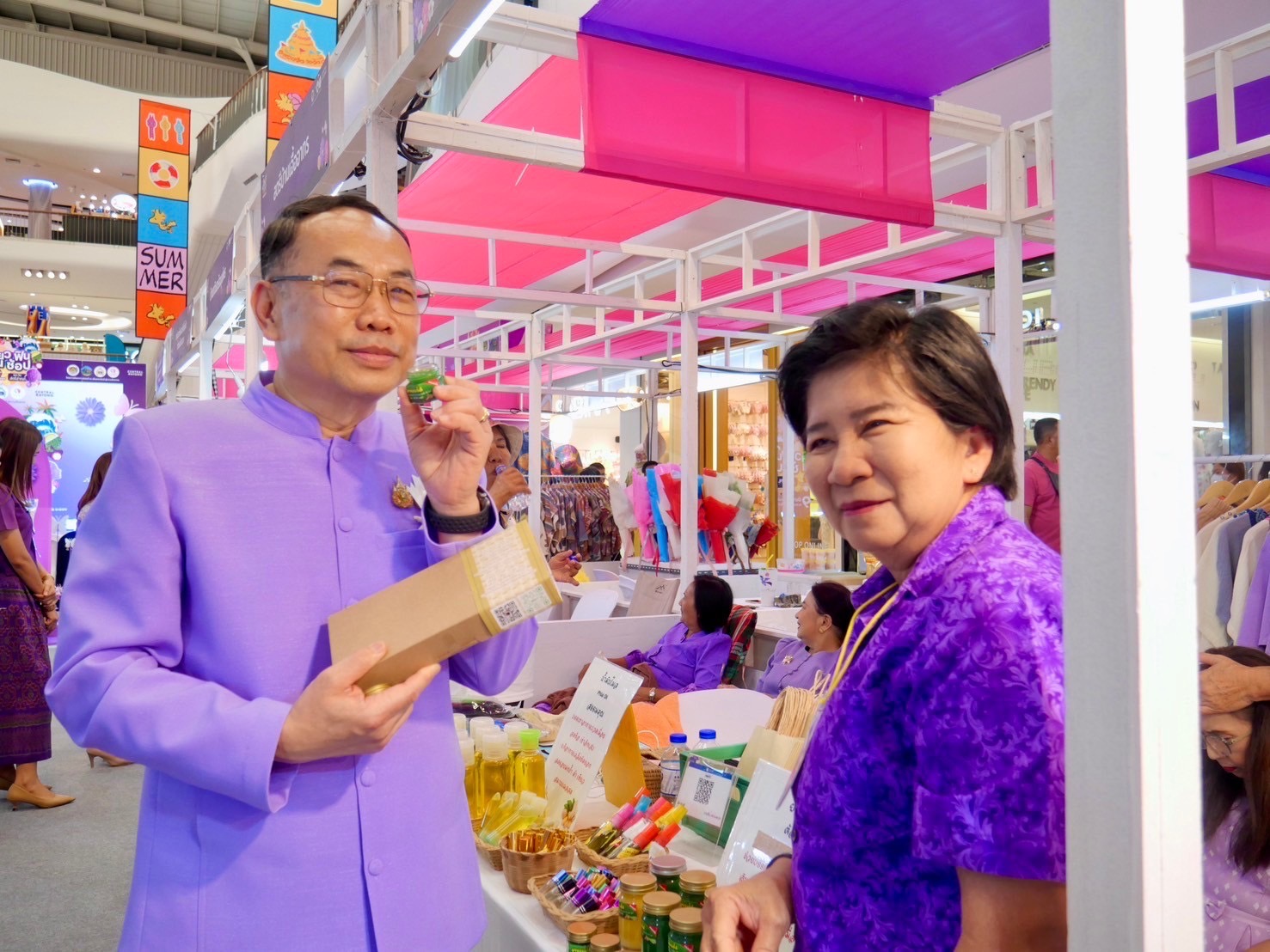 สำนักงานพัฒนาชุมชนจังหวัดระยอง จัดโครงการพัฒนาการท่องเที่ยวเพื่อยกระดับเข้าสู่ความเป็นสากล กิจกรรม เที่ยว ฟิน กิน ช้อป จังหวัดระยอง ระหว่างวันที่ 5-9 มีนาคม 2568 ณ ลานโปรโมชั่น ชั้น 1 ศูนย์การค้าเซ็นทรัล ระยอง