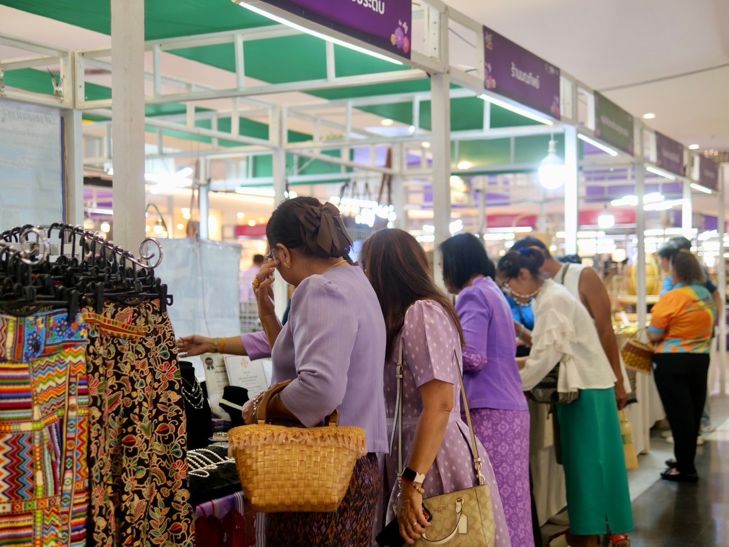 สำนักงานพัฒนาชุมชนจังหวัดระยอง จัดโครงการพัฒนาการท่องเที่ยวเพื่อยกระดับเข้าสู่ความเป็นสากล กิจกรรม เที่ยว ฟิน กิน ช้อป จังหวัดระยอง ระหว่างวันที่ 5-9 มีนาคม 2568 ณ ลานโปรโมชั่น ชั้น 1 ศูนย์การค้าเซ็นทรัล ระยอง