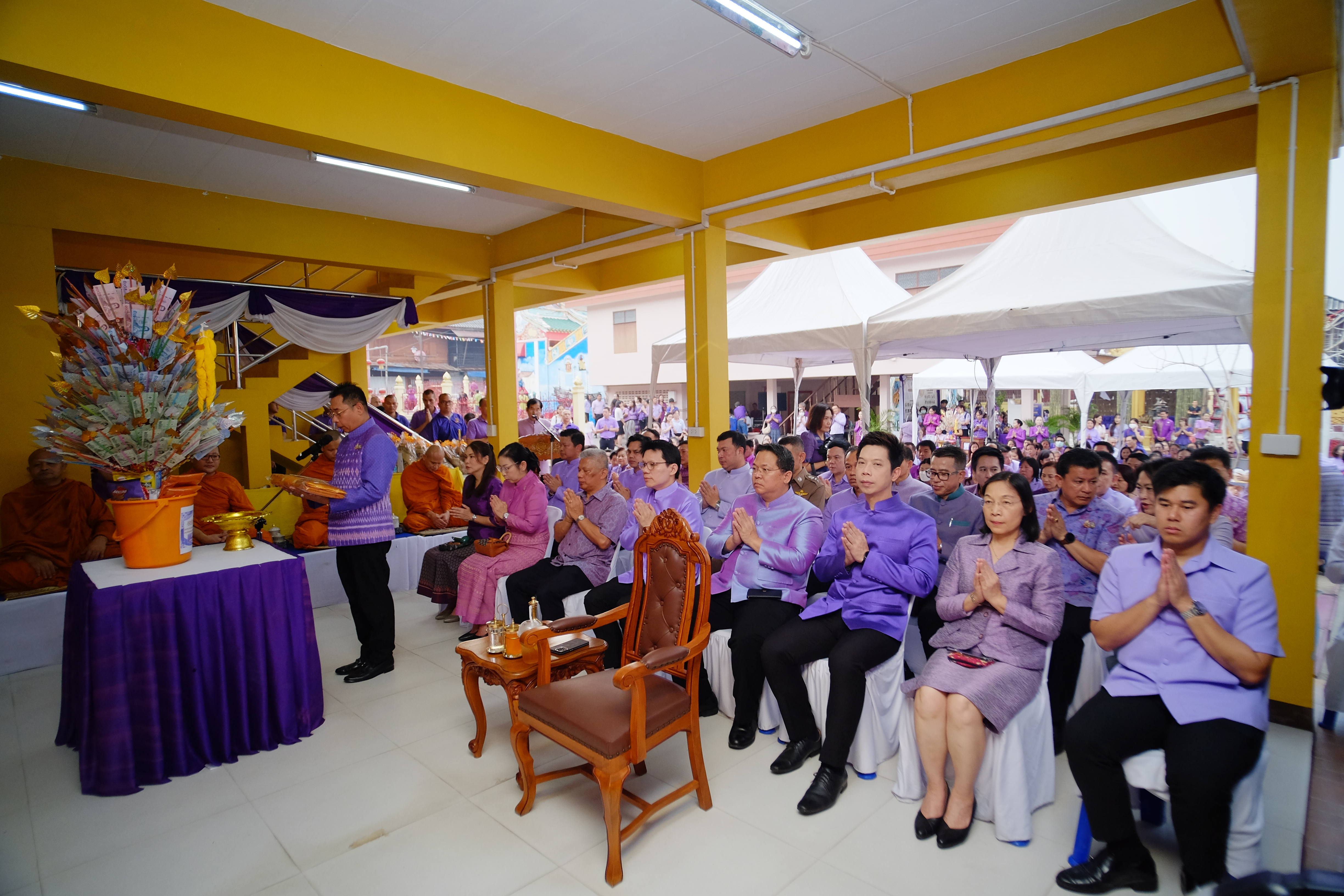 พช.ระยอง ทอดผ้าป่ากองทุนพัฒนาเด็กชุนบท ฯ ปี 2568