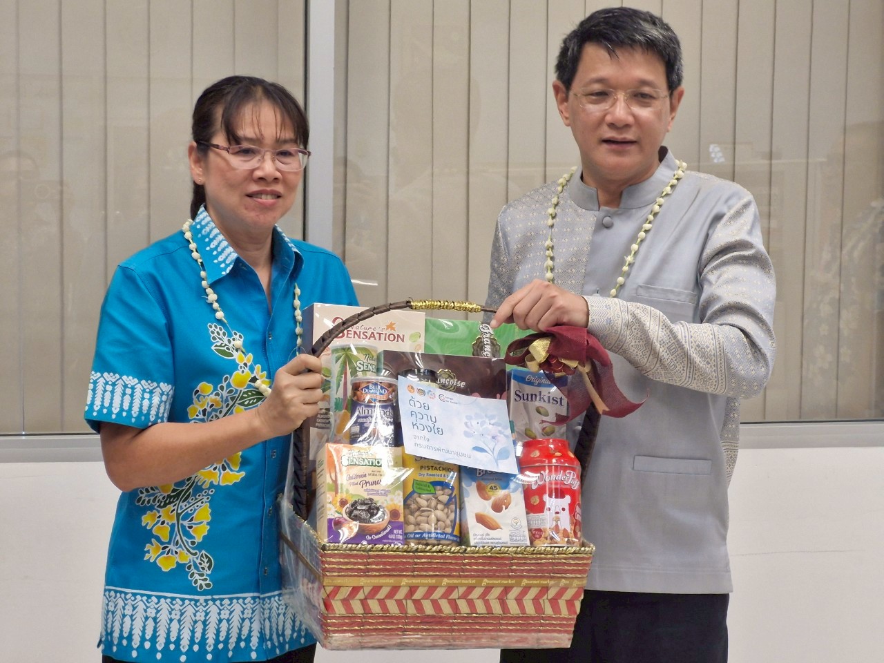 พช.ระยอง ร่วมกิจกรรม Happy Family สืบสาน สงกรานต์ ตำนาน พช. เนื่องในเทศกาลสงกรานต์ ประจำปี 2568  