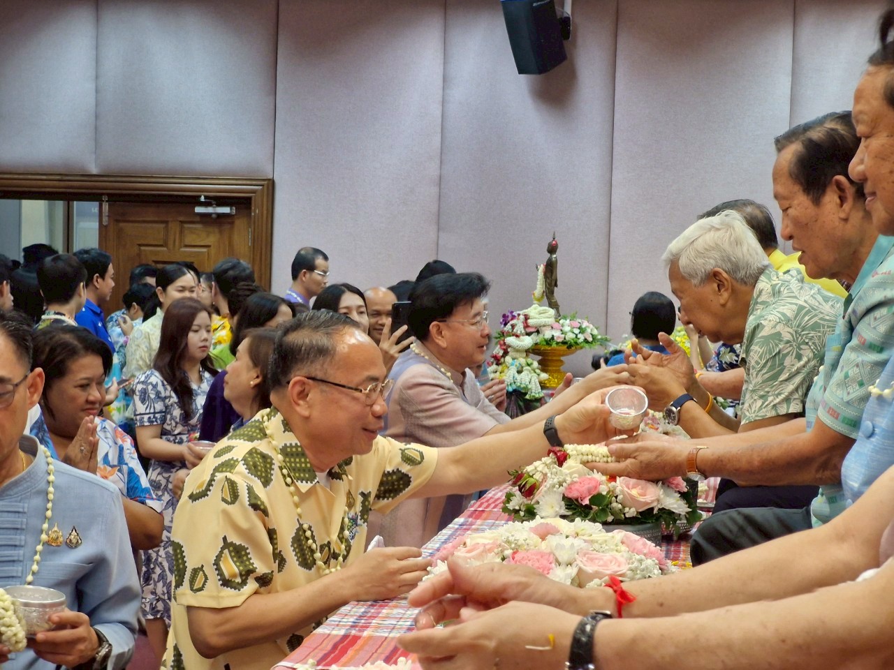 พช.ระยอง ร่วมกิจกรรม Happy Family สืบสาน สงกรานต์ ตำนาน พช. เนื่องในเทศกาลสงกรานต์ ประจำปี 2568  