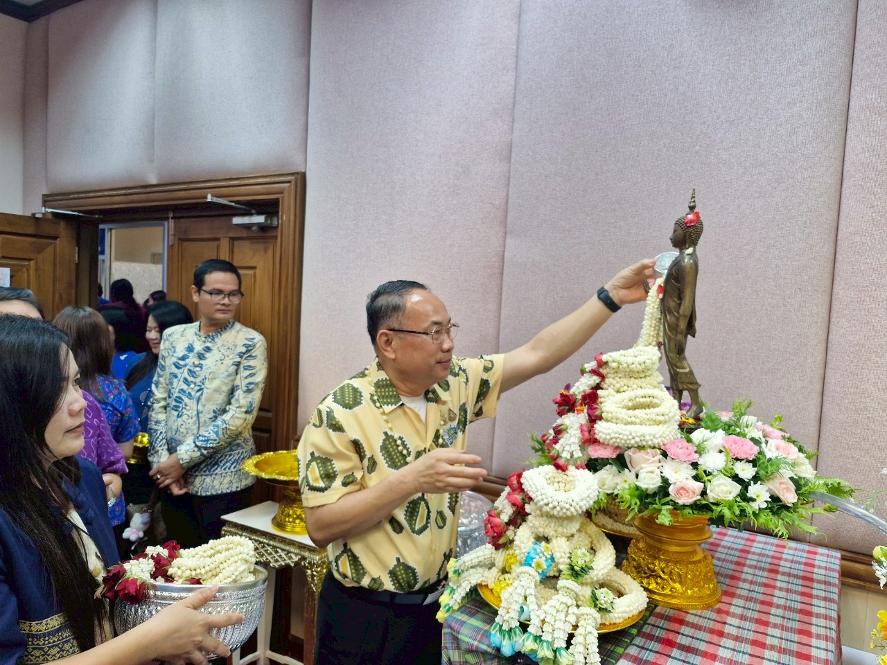 พช.ระยอง ร่วมกิจกรรม Happy Family สืบสาน สงกรานต์ ตำนาน พช. เนื่องในเทศกาลสงกรานต์ ประจำปี 2568  