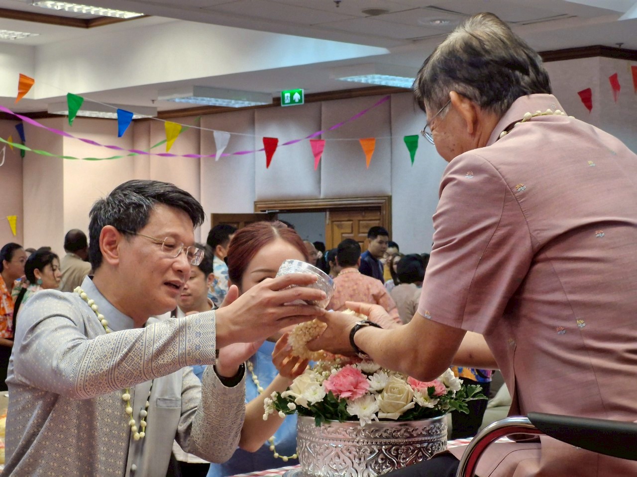 พช.ระยอง ร่วมกิจกรรม Happy Family สืบสาน สงกรานต์ ตำนาน พช. เนื่องในเทศกาลสงกรานต์ ประจำปี 2568  