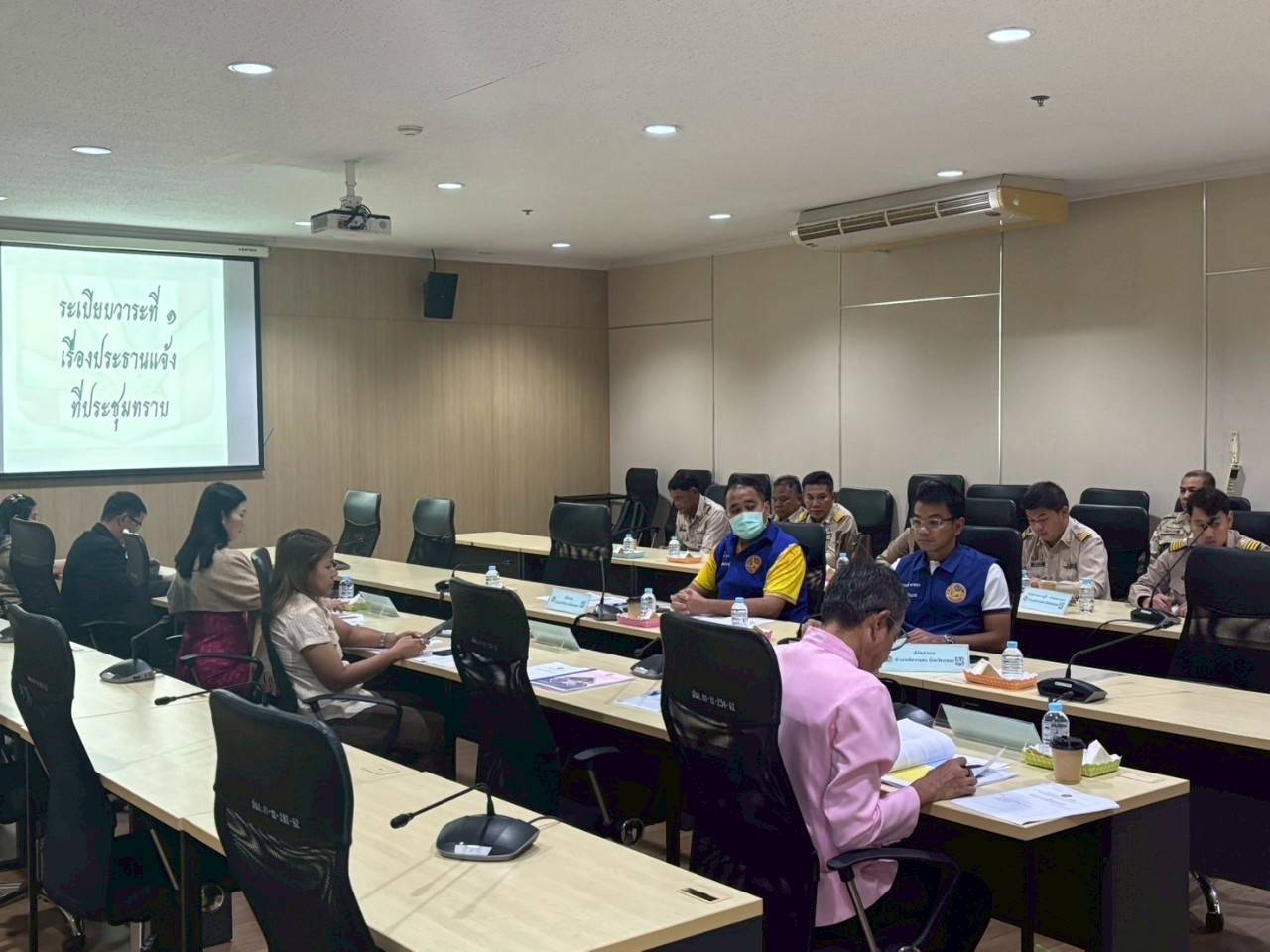 พช.ระยอง ร่วมประชุมคณะกรรมการคัดเลือกหมวดชุดรักษาความปลอดภัยหมู่บ้าน (ชรบ.) ดีเด่น ประจำปีงบประมาณ พ.ศ. 2568 ระดับจังหวัด