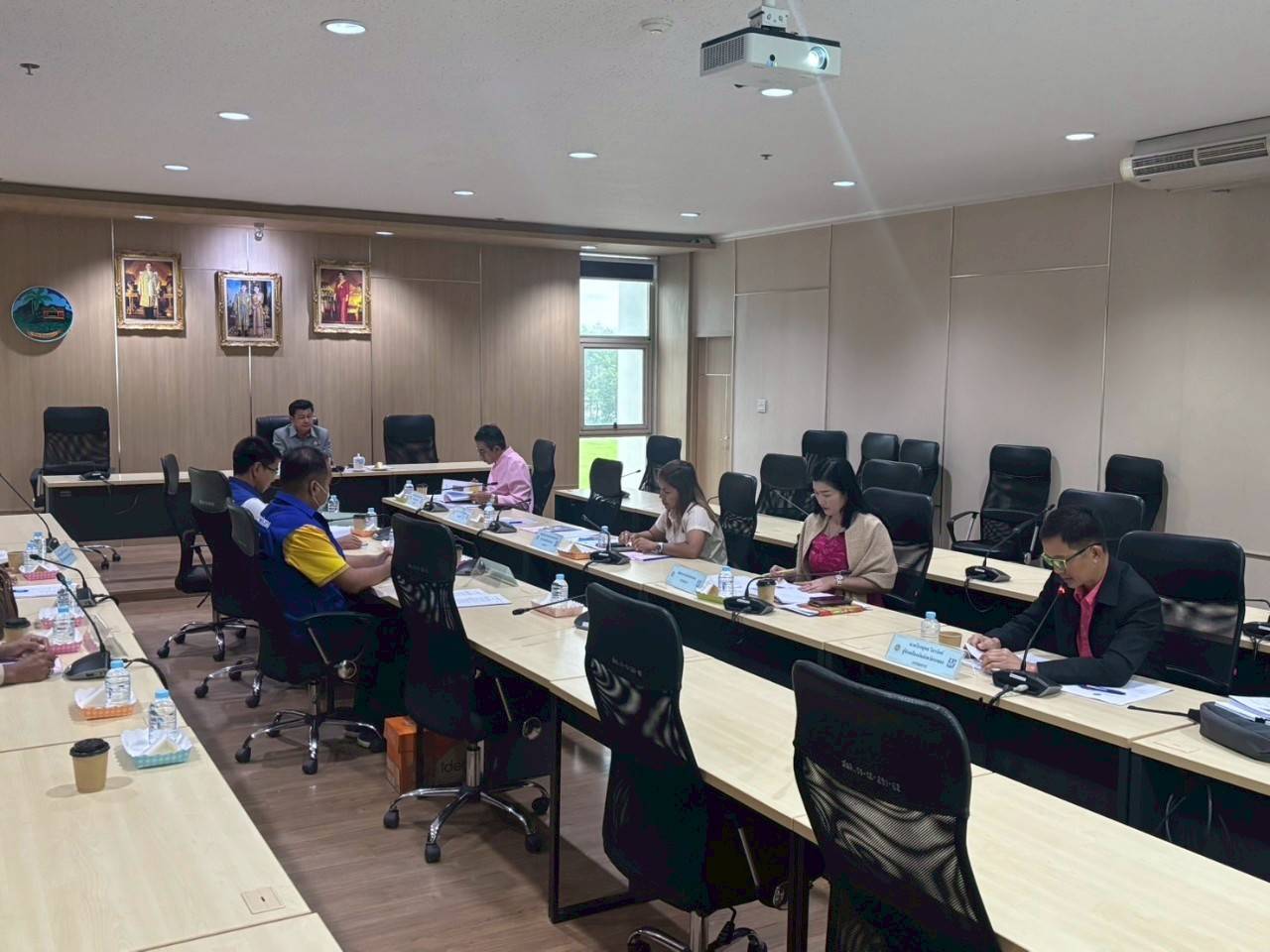 พช.ระยอง ร่วมประชุมคณะกรรมการคัดเลือกหมวดชุดรักษาความปลอดภัยหมู่บ้าน (ชรบ.) ดีเด่น ประจำปีงบประมาณ พ.ศ. 2568 ระดับจังหวัด