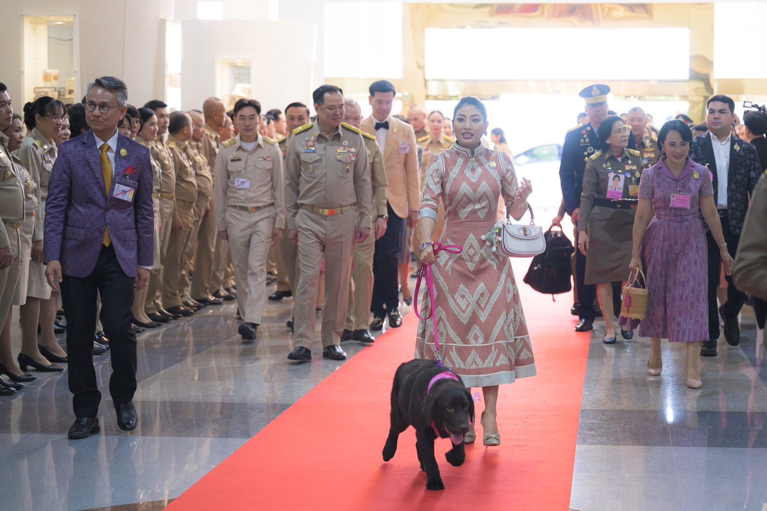 สำนักงานพัฒนาชุมชนจังหวัดระยอง ร่วมกิจกรรมโครงการจัดแสดงนิทรรศการและผลงานภูมิปัญญาผ้าไทยและงานหัตถกรรม