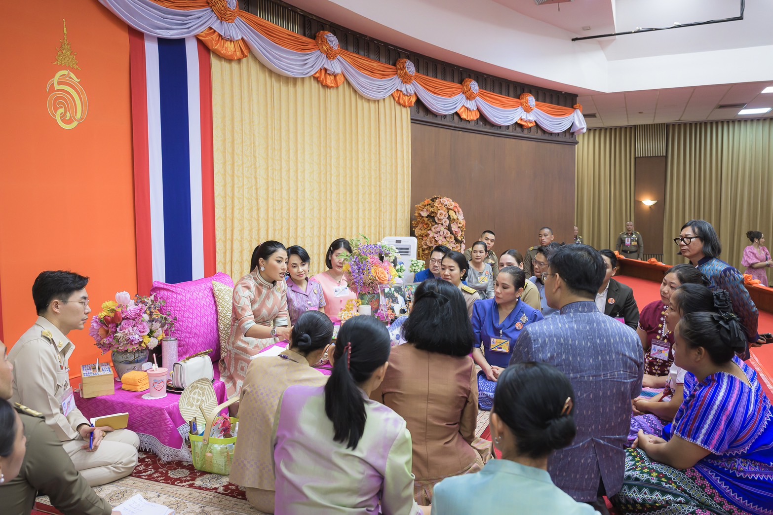 สำนักงานพัฒนาชุมชนจังหวัดระยอง ร่วมกิจกรรมโครงการจัดแสดงนิทรรศการและผลงานภูมิปัญญาผ้าไทยและงานหัตถกรรม