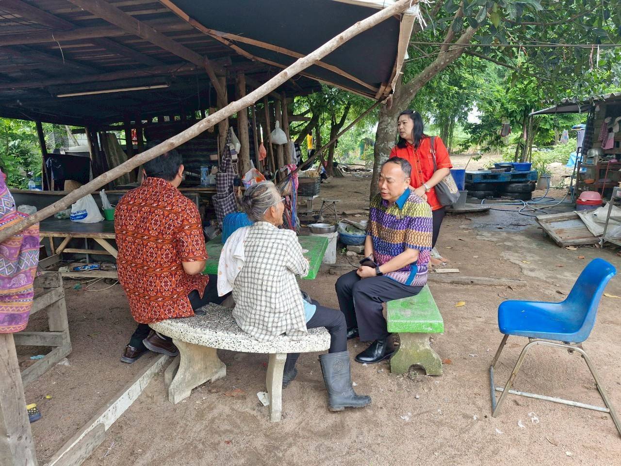 พช.ระยอง ลงพื้นที่ติดตามเยี่ยมเยือนกลุ่มเปราะบางที่ได้รับทุนช่วยเหลือจากกองทุนพัฒนาเด็กชนบทในพระราชูปถัมภ์สมเด็จพระเทพรัตนราชสุดาฯ สยามบรมราชกุมารี