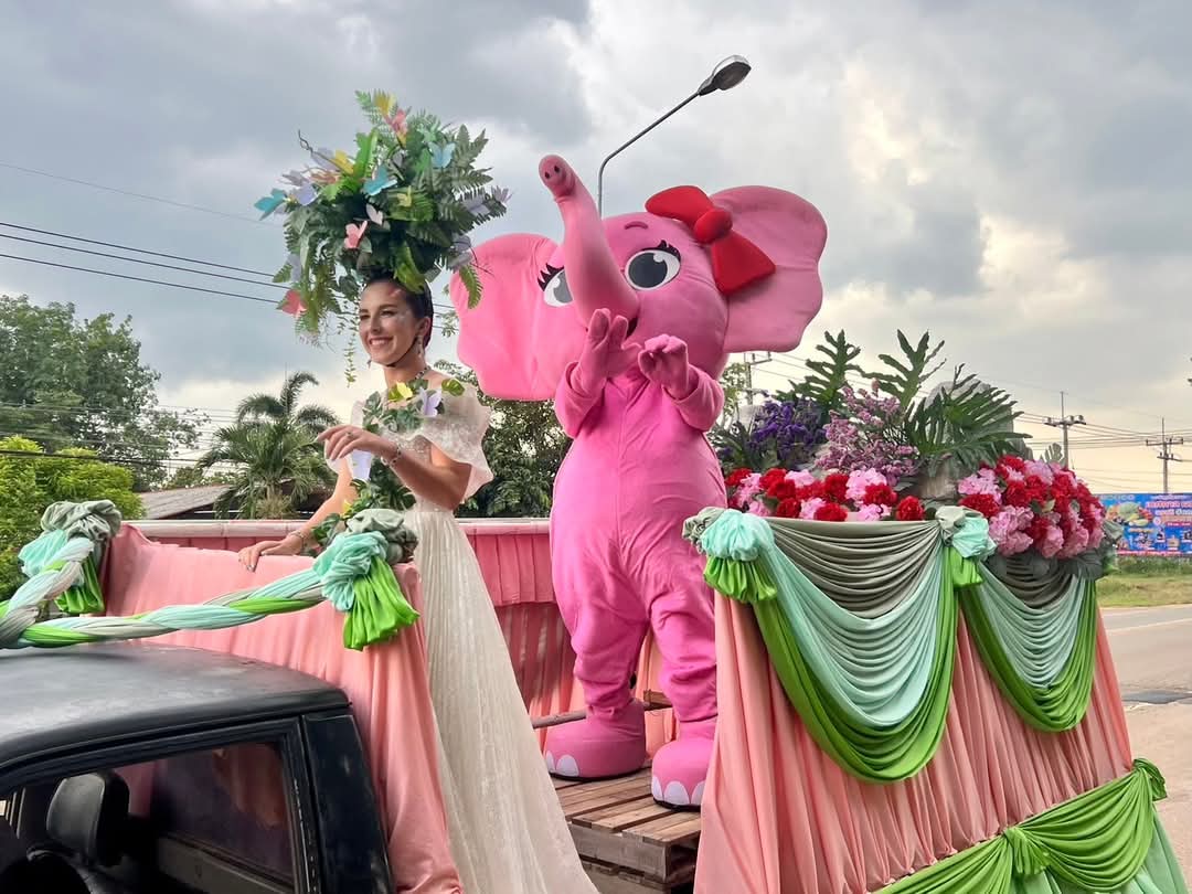 สำนักงานพัฒนาชุมชนจังหวัดระยอง ร่วมงานเทศกาลผลไม้และของดีอำเภอเขาชะเมา เปิดเขาเล่าเรื่อง เมืองชะเมา ครั้งที่ 15 ประจำปี พ.ศ. 2568