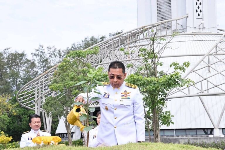 สำนักงานพัฒนาชุมชนจังหวัดระยอง ร่วมพิธีปลูก “พระศรีมหาโพธิทศมราชบพิตร” ณ อ่างเก็บน้ำดอกกราย อำเภอปลวกแดง จังหวัดระยอง